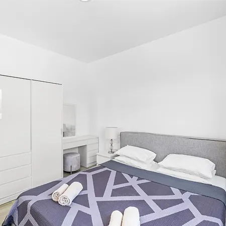 Modern Sea View Central Apartments Peyia *