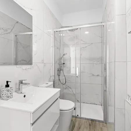 Апартаменты Modern Sea View - By Goesa *