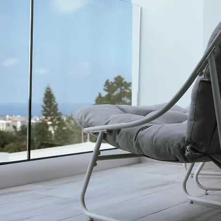 Modern Sea View Apartment *