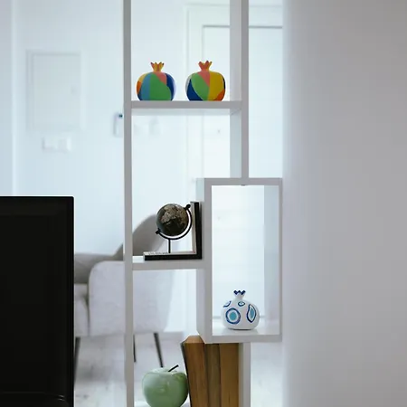 Modern Sea View Apartment *