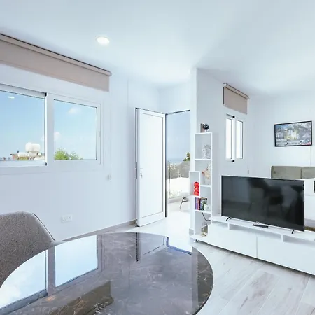 Modern Sea View *