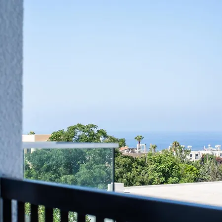 Modern Sea View Apartment Peyia