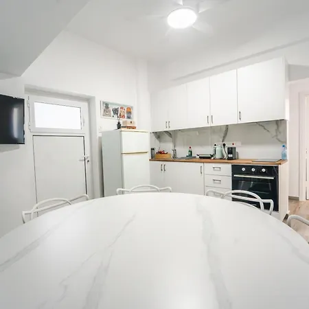 Modern Sea View Apartment