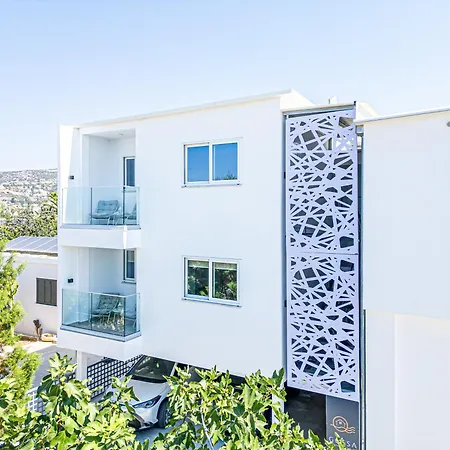 Modern Sea View Apartment Peyia