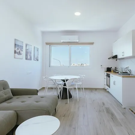 Appartamento Modern Sea View By Goesa Peyia